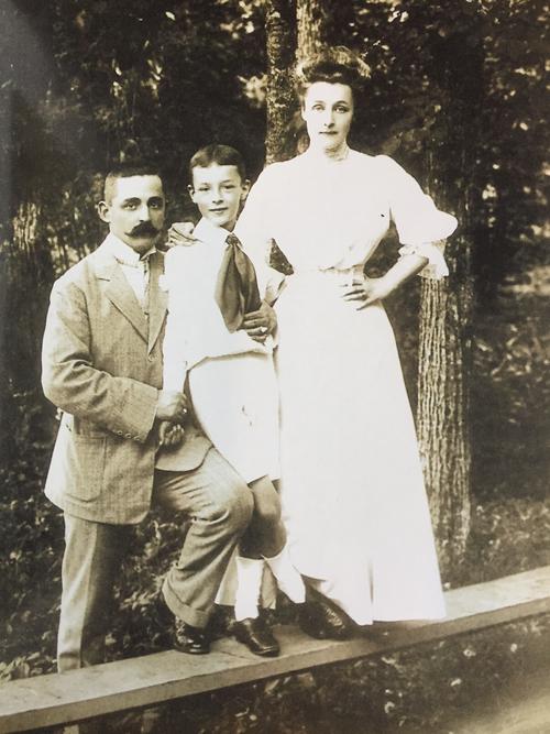VN, his mother and her brother, VN’s Uncle Ruka, Vyra, 1908. © The Vladimir Nabokov Literary Foundation.