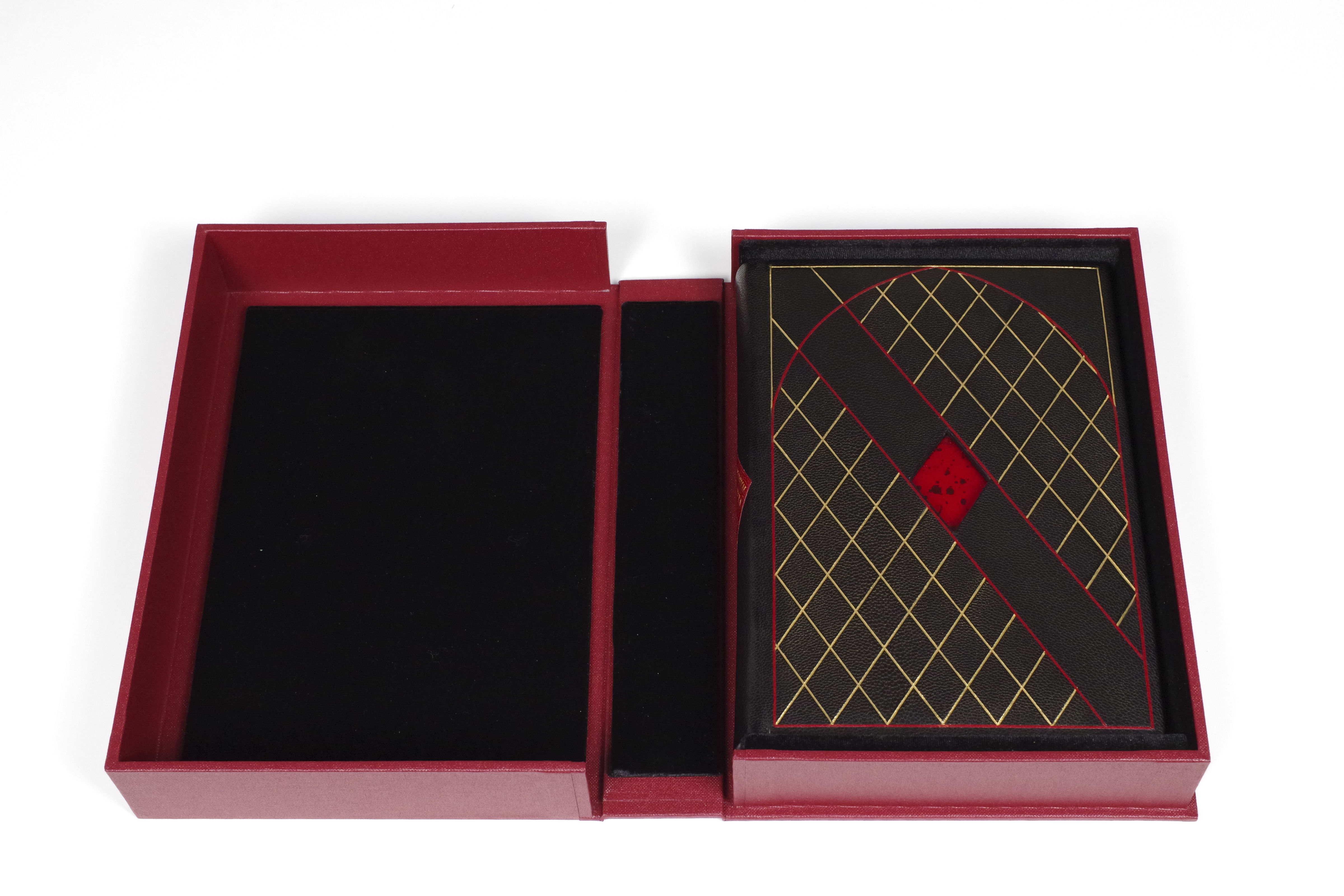 BS binding in clamshell box